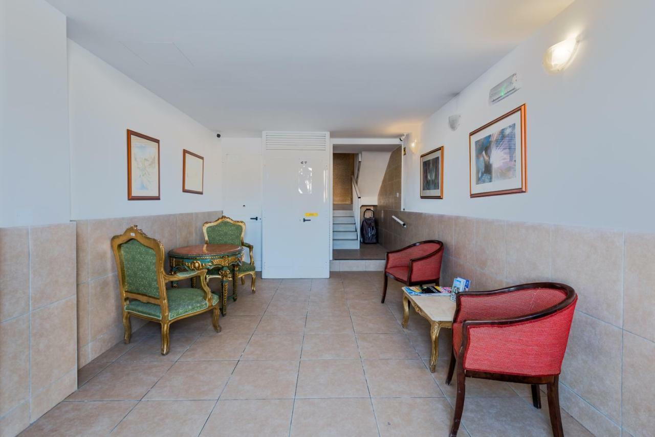 Blue Harbour 2 Bedroom Seafront Apartments With Stunning Seaviews - By Getawaysmalta St Paul's Bay Exterior foto